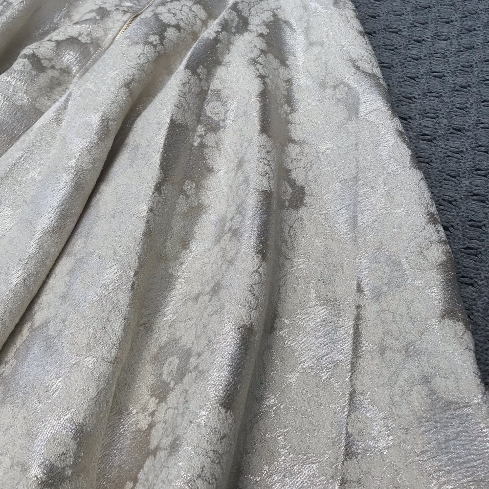 Francesca’s Silver/Ivory Dress - Picture 3 of 4